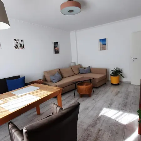Apartment Ruhig Gelegene 2-zi Fewo, Wallbox, Balkon *