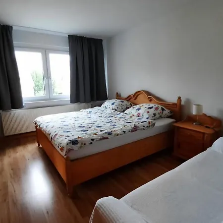 Apartmán Ruhig Gelegene 2-zi Fewo, Wallbox, Balkon *