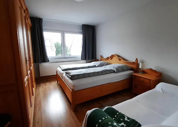 Ruhig Gelegene 2-zi Fewo, Wallbox, Balkon